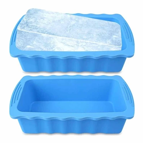 Large slow-melting square ice cube for whiskey